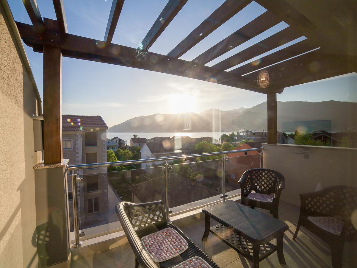 Sea Point Apart Hotel Tivat Dış mekan fotoğraf