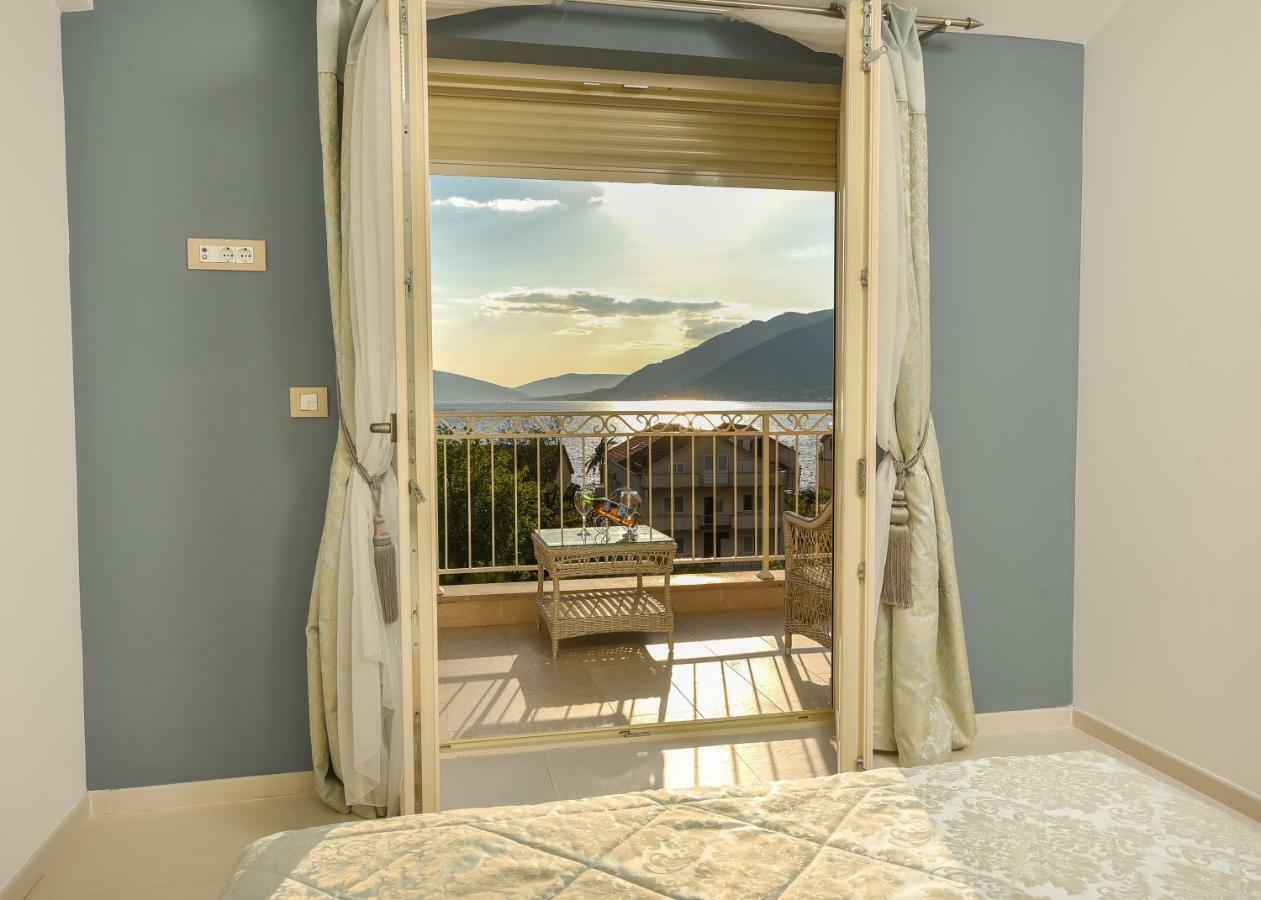 Sea Point Apart Hotel Tivat Dış mekan fotoğraf