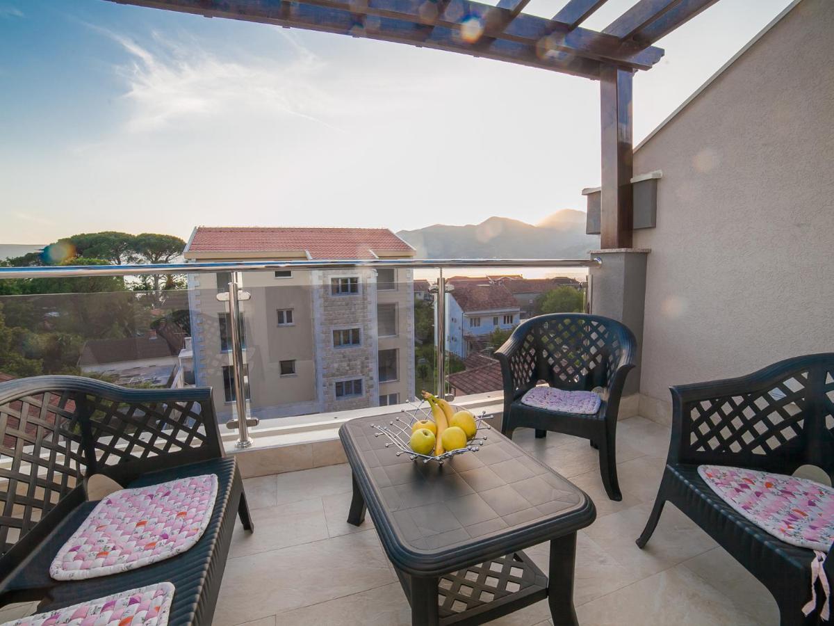 Sea Point Apart Hotel Tivat Dış mekan fotoğraf